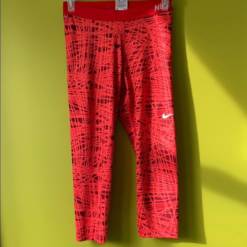 Red Nike Pro leggings